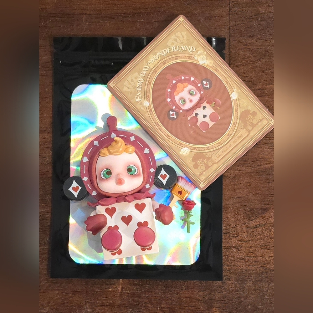 Skullpanda Wonderland Figure